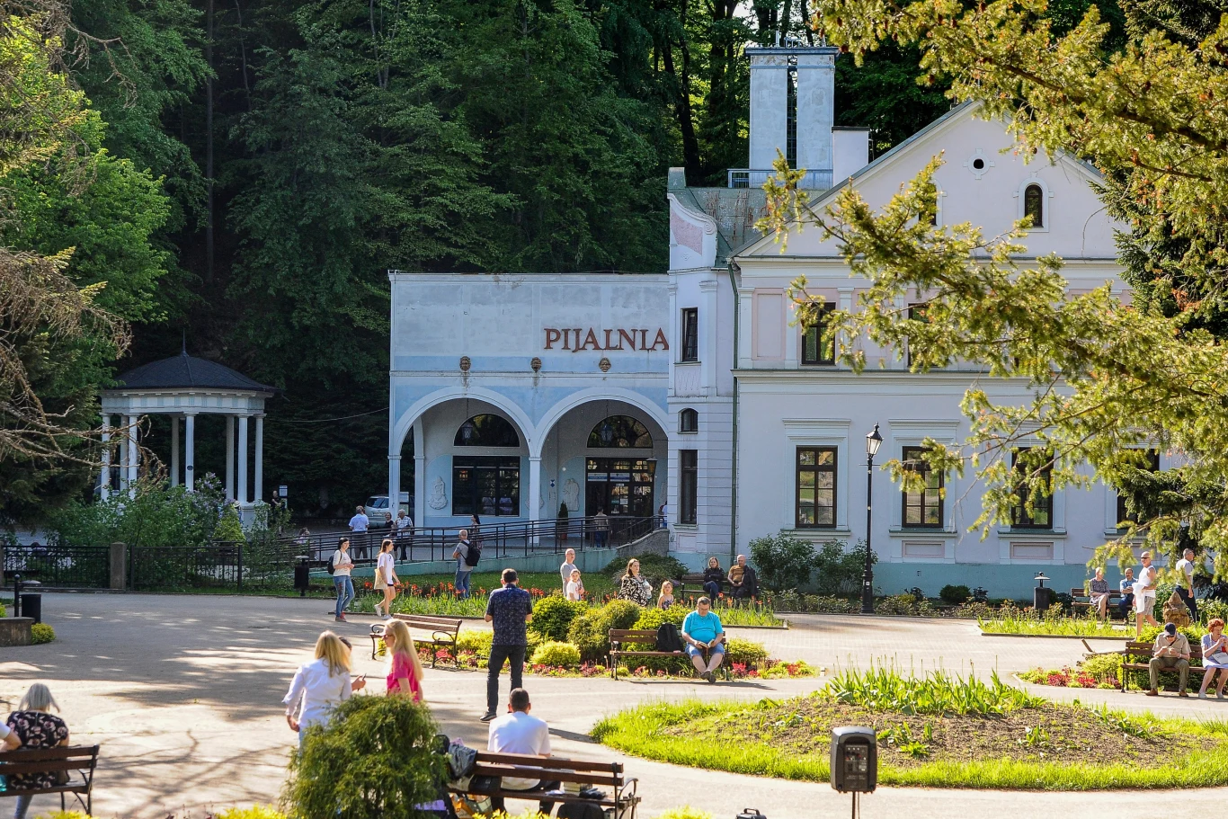 Pijalnia Wód w Iwoniczu-Zdroju jest jednym z najstarszych obiektów w tym uzdrowisku. 