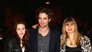 Kristen Stewart, Robert Pattinson i reżyserka Catherine Hardwicke na premierze filmu "Zmierzch" (2008)