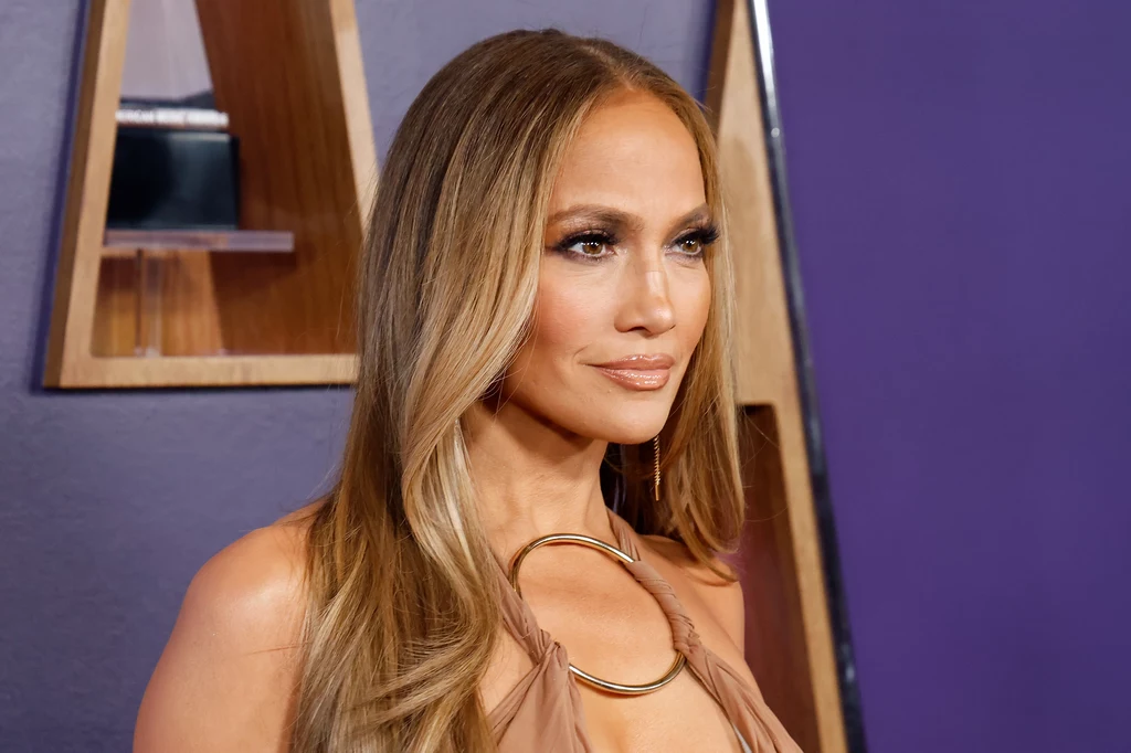 Jennifer Lopez mierzy się z krytyką po zaprezentowaniu nowego utworu Jennifer Lopez mierzy się z krytyką po zaprezentowaniu nowego utworu