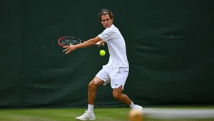Wystarczyło 60 minut, ależ sukces Polaka na Wimbledonie. Dwa awanse w dzień