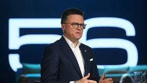 Stracił, czy zyskał? Polacy ocenili ruch Szymona Hołowni