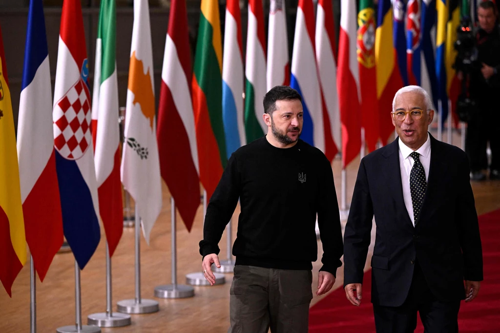 Komisja Europejska zwolniła tłumaczkę, która robiła notatki podczas spotkania z Wołodymyrem Zełenskim Komisja Europejska zwolniła tłumaczkę, która robiła notatki podczas spotkania z Wołodymyrem Zełenskim