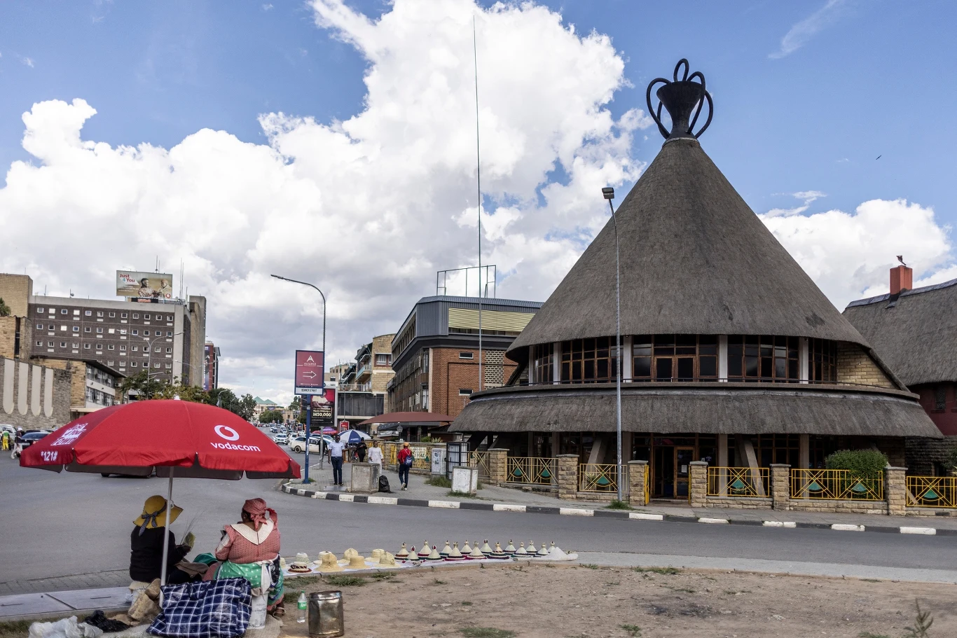 Lesotho wprowadza stan klęski żywiołowej. Za złą sytuację władze obwiniają politykę handlową Trumpa Lesotho wprowadza stan klęski żywiołowej. Za złą sytuację władze obwiniają politykę handlową Trumpa