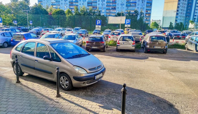 Koniec obowiązkowych parkingów przy nowych blokach. Deweloperzy zyskają