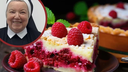 ​Takie ciasto z malinami robi siostra Anastazja. Wszystkie koleżanki poproszą o przepis