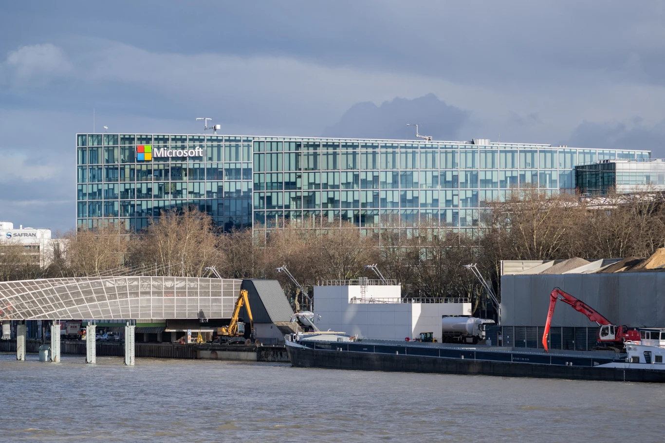 Firma Microsoft zaoszczędziła w ubiegłym roku ponad 500 milionów dolarów Firma Microsoft zaoszczędziła w ubiegłym roku ponad 500 milionów dolarów