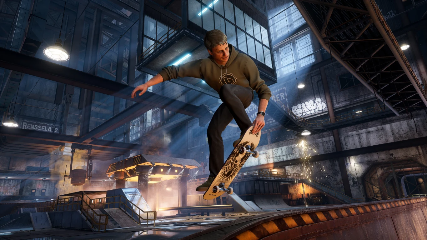 Tony Hawk's Pro Skater 3 + 4 Mężczyzna w sportowej bluzie wykonuje trick na deskorolce w skateparku z rampami wewnątrz hali.