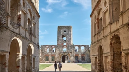 Zamek Krzyżtopór jest jednym z najpiękniejszych w Polsce. To niemal obowiązkowy punkt na trasie do Sandomierza.