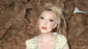 Luna na Paris Fashion Week. Kontrowersyjna kreacja?