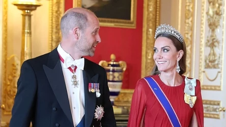 Księżna Kate i książę William podczas bankietu na cześć francuskiej pary prezydenckiej