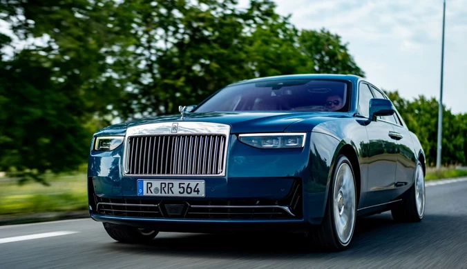 Rollls-Royce Ghost miał być stosunkowo tanim modelem w ofercie marki. Ale nie można stwierdzić, że nie jest luksusowy.