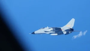 Chiński myśliwiec JH-7 zbliżył się na niebezpieczną odległość do japońskich samolotów rozpoznawczych