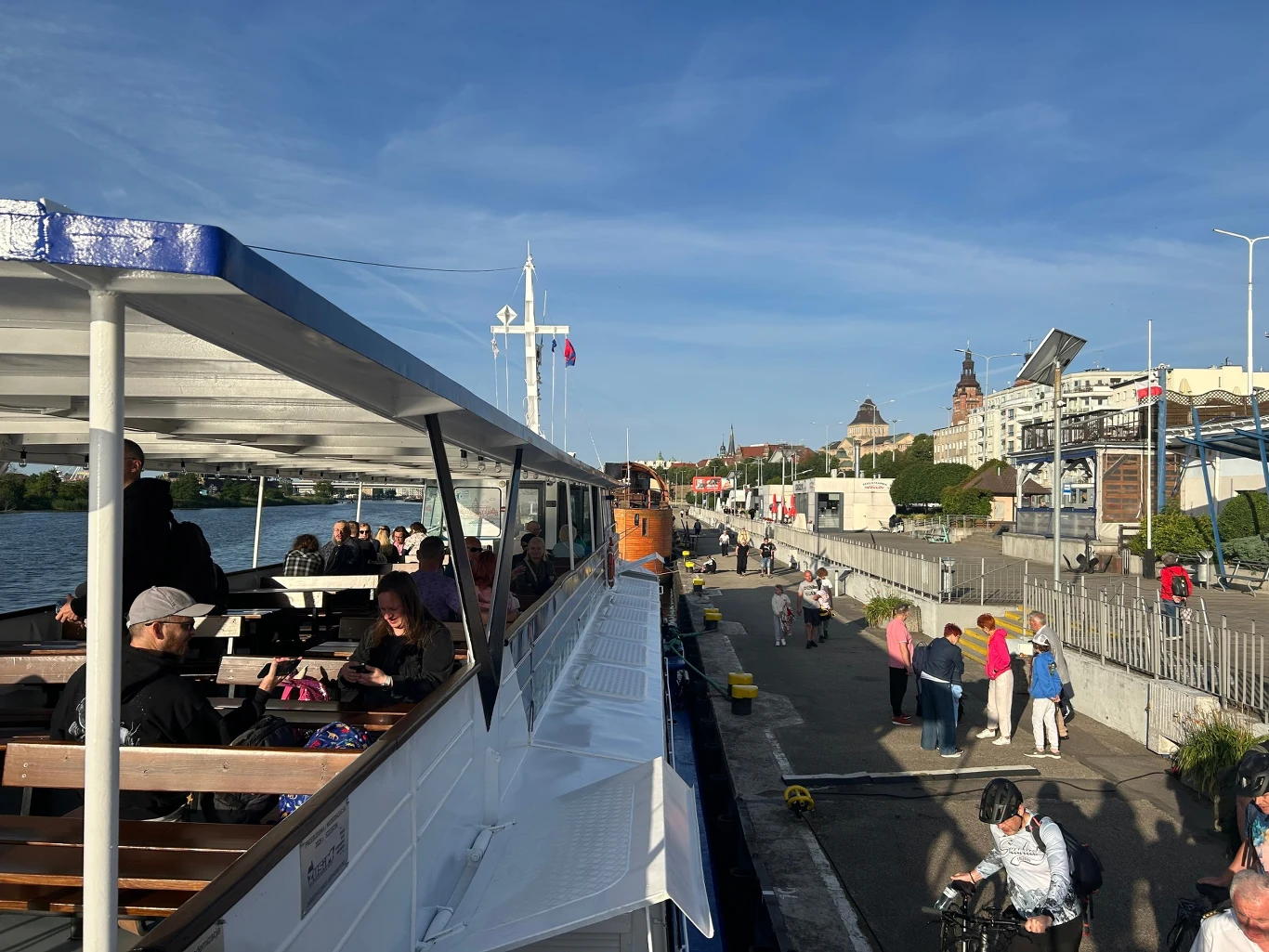 Statek wyrusza z samego rana