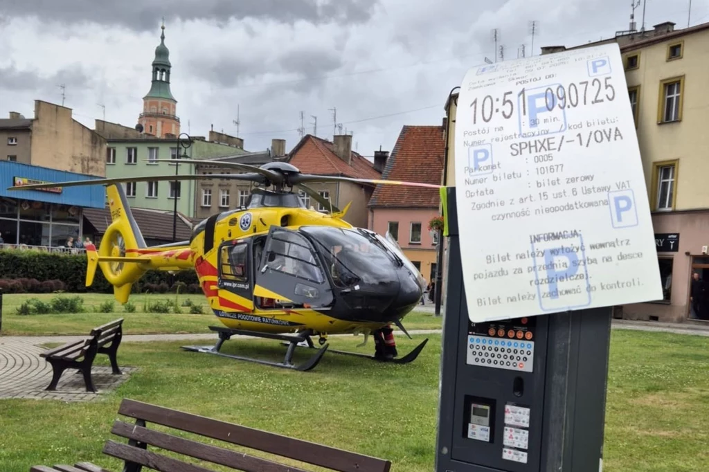 Helikopter LPR lądował w Strefie Płatnego Parkowania w Prudniku.