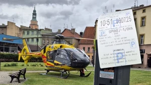 Pilot śmigłowca wylądował w środku miasta. A potem wziął bilet z parkomatu