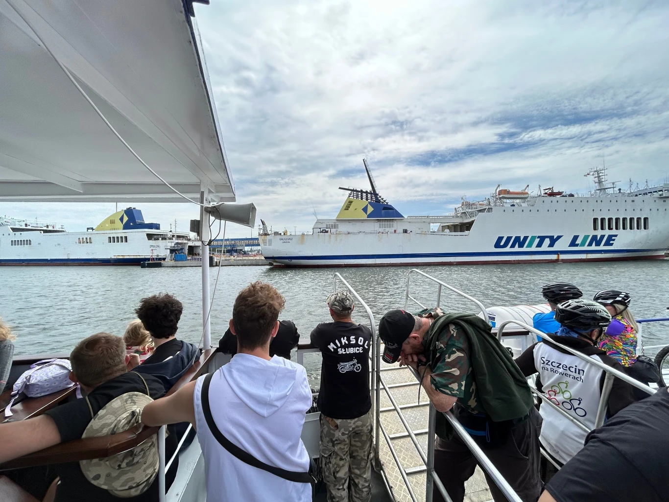 W mieście wita nas widok potężnych promów wycieczkowych