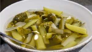 Chrzan dodany do ogórków podkręci ich smak