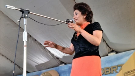 Regina Pisarek na Festiwalu Piosenki Żołnierskiej w Kołobrzegu