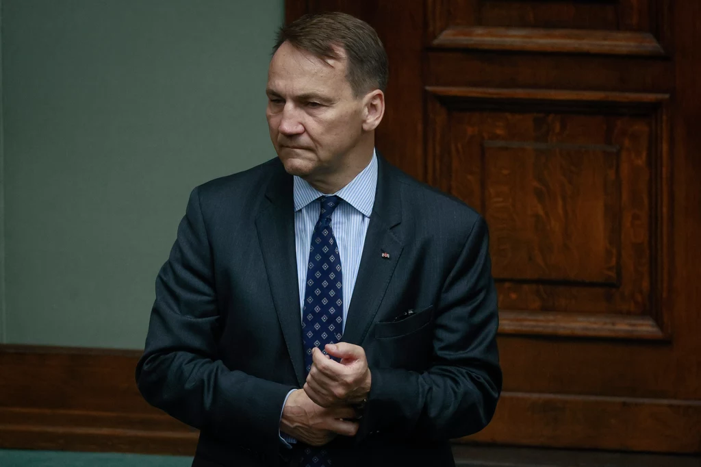 Sikorski alarmuje po słowach Brauna. Poważne stanowisko szefa MSZ