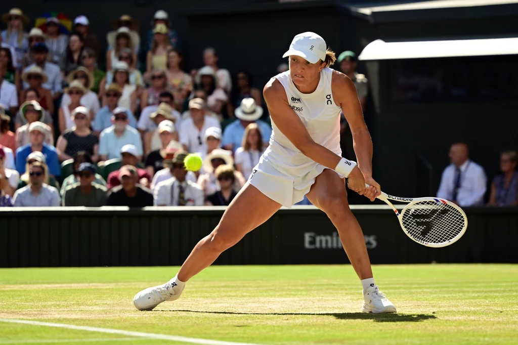Świątek gra o zwycięstwo w Wimbledonie Świątek gra o zwycięstwo w Wimbledonie