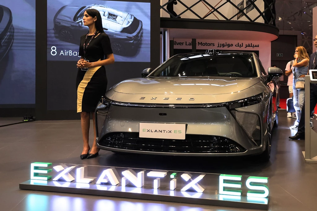 Exlantix ES to luksusowy sedan o napędzie elektrycznym Exlantix ES to luksusowy sedan o napędzie elektrycznym