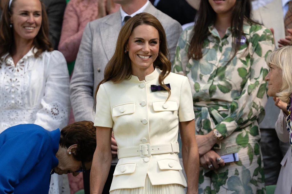 Księżna Kate zachwyciła swoim wyglądem podczas pierwszego dnia finałów Wimbledonu Księżna Kate zachwyciła swoim wyglądem podczas pierwszego dnia finałów Wimbledonu