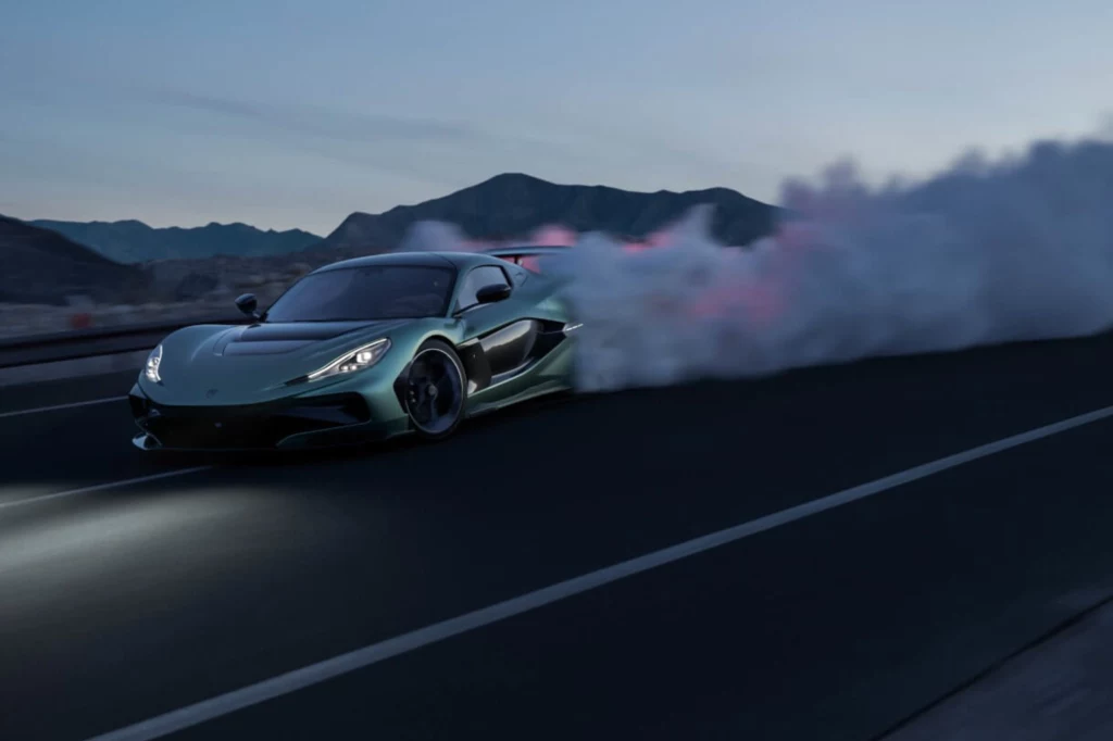 Rimac Nevera R posiada cztery elektryczne silniki generujące łączną moc 2 107 KM. Rimac Nevera R posiada cztery elektryczne silniki generujące łączną moc 2 107 KM.