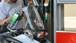 Jak zatankować motocykl? Trzeba pamiętać o jednej zasadzie