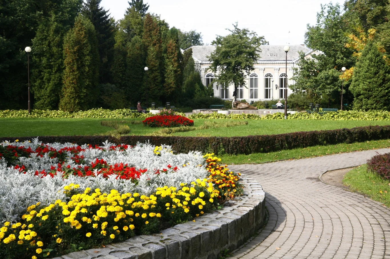 Cieplice Śląskie-Zdrój to uzdrowiskowa dzielnica Jeleniej Góry. Jakie posiada walory lecznicze?