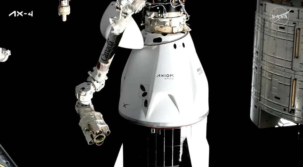 Crew Dragon odłączony od ISS. Sławosz Uznański-Wiśniewski wraca na Ziemię Crew Dragon odłączony od ISS. Sławosz Uznański-Wiśniewski wraca na Ziemię