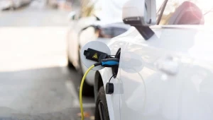 Dlaczego sławni i bogaci wybierają pojazdy elektryczne?