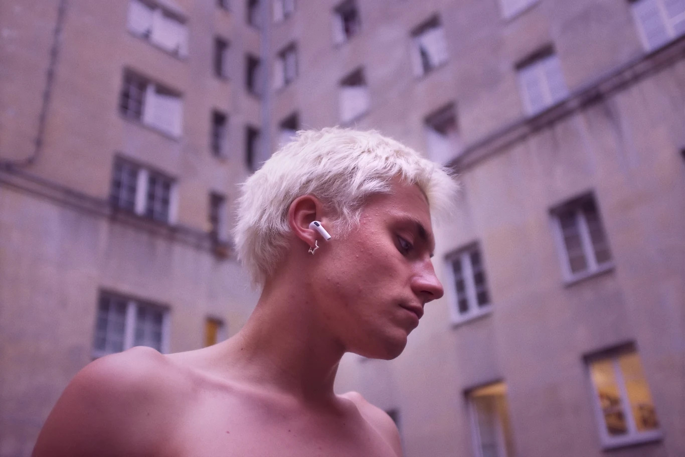 Mieszko Chomka w filmie "Trzy miłości" Mieszko Chomka w filmie "Trzy miłości"