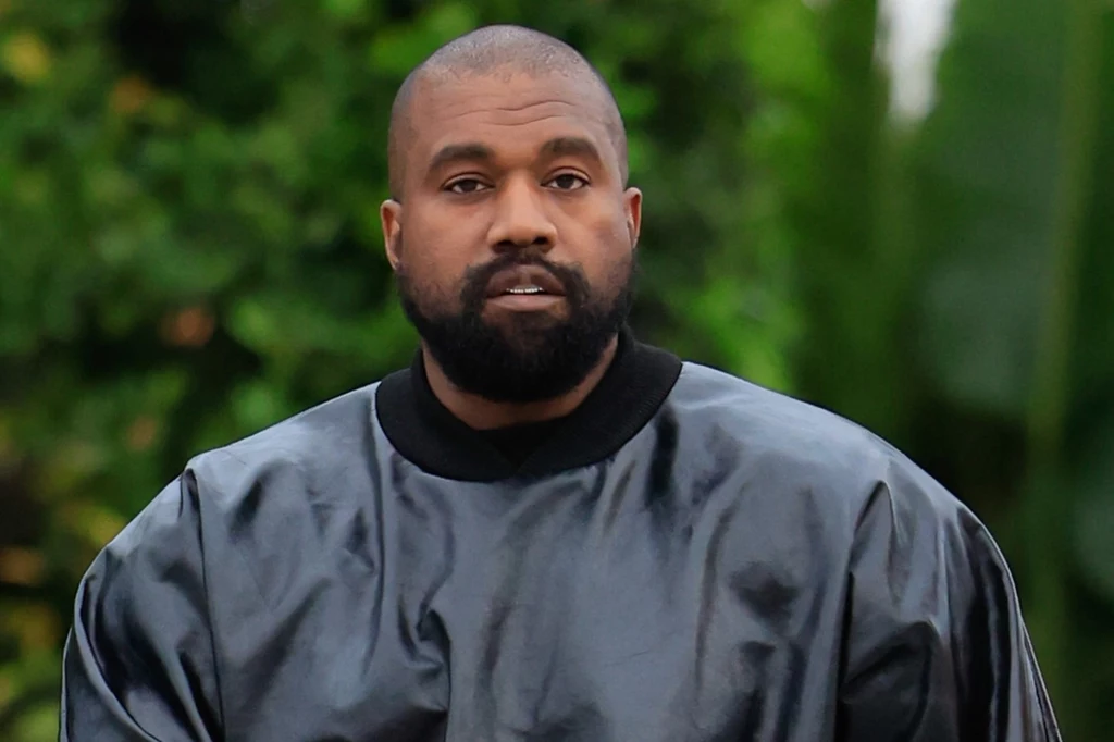 Kanye West znalazł się pod ostrzałem internautów Kanye West znalazł się pod ostrzałem internautów