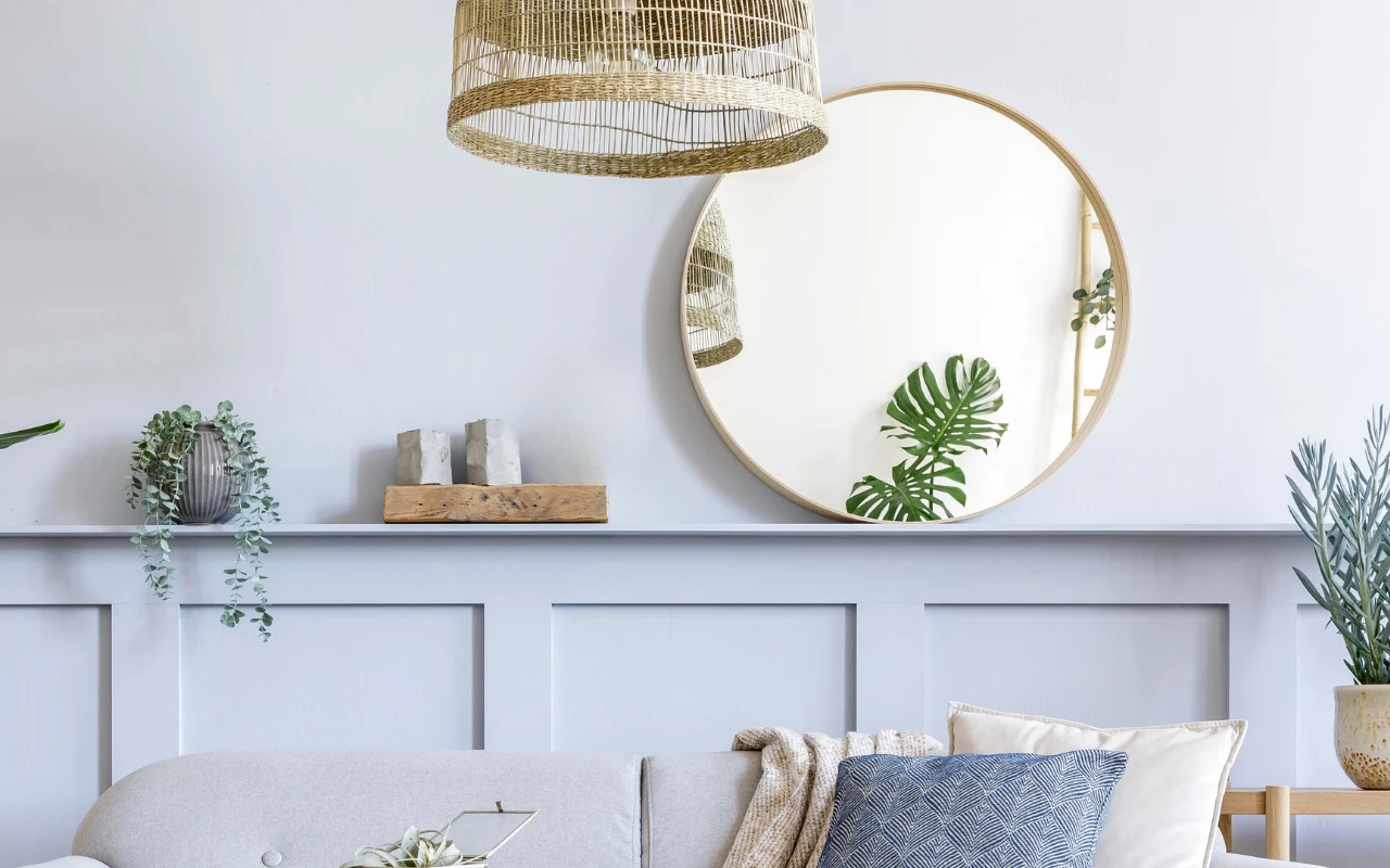 Lustra sprawiają, że w pomieszczenie wydaje się większe i jaśniejsze