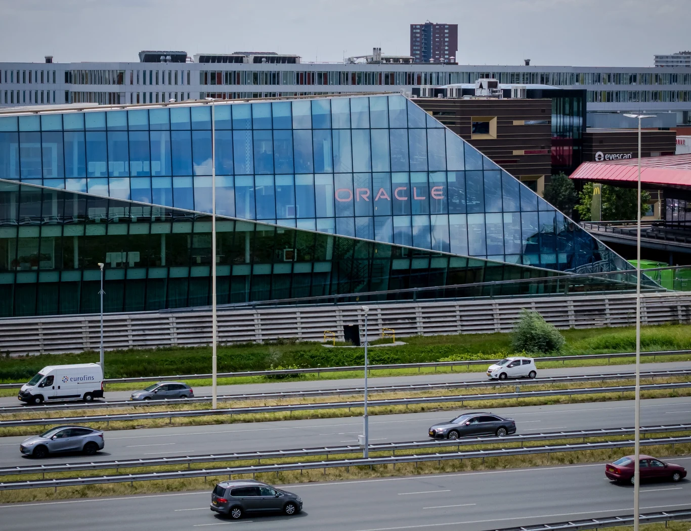 Oracle zainwestuje miliardy euro w sztuczną inteligencję w Niemczech Oracle zainwestuje miliardy euro w sztuczną inteligencję w Niemczech