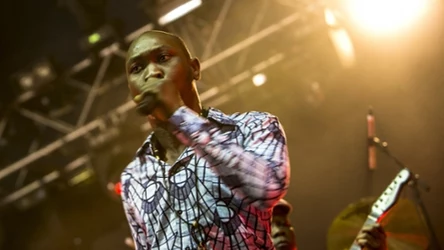 Seun Kuti zagra podczas OFF Festival 2025