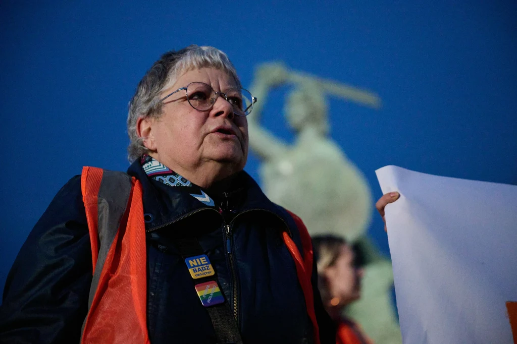 Katarzyna Augustynek, znana jako "Babcia Kasia", zabrała głos po ułaskawieniu Roberta Bąkiewicza Katarzyna Augustynek, znana jako "Babcia Kasia", zabrała głos po ułaskawieniu Roberta Bąkiewicza