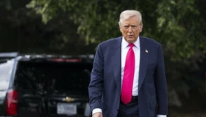 "Nie jestem po żadnej stronie". Trump tłumaczy swoje słowa