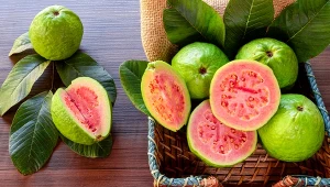 Owoc, który zawiera najwięcej białka. Syci na długo i reguluje poziom cukru