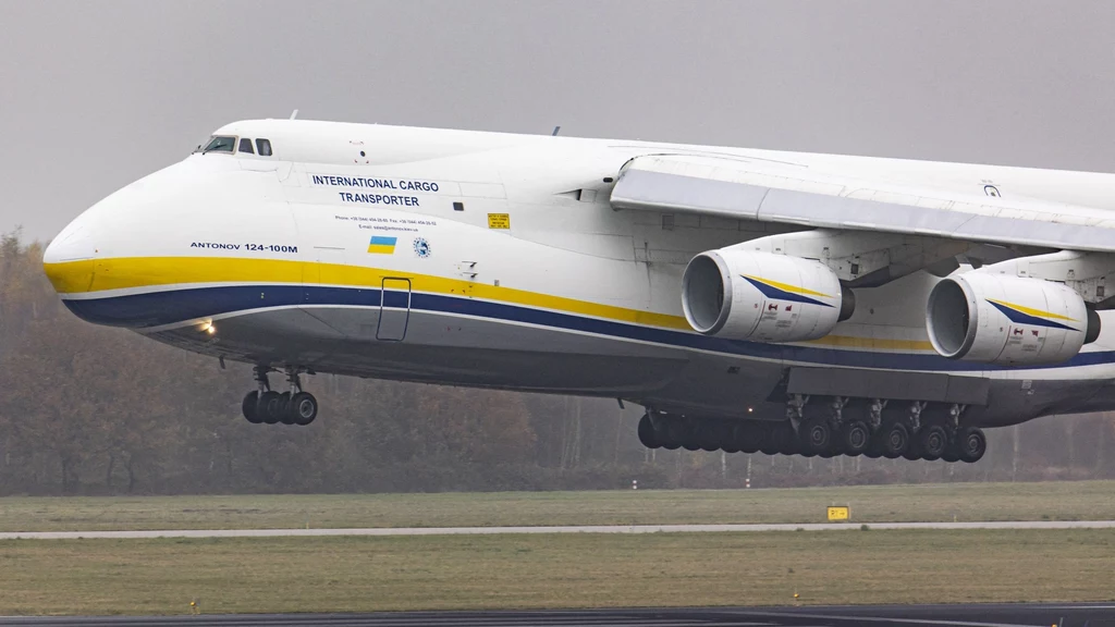 Ukrywali w Kijowie nową wersję największego samolotu świata An-124-100 Rusłan Ukrywali w Kijowie nową wersję największego samolotu świata An-124-100 Rusłan