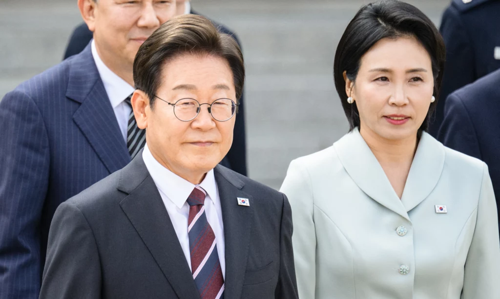 Prezydent Li Dze Mjung wraz z pierwszą damą Para prezydencka Korei Południowej.