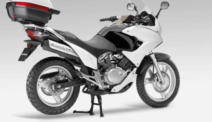 Najlepsze motocykle 125 dla wysokich. W tym rankingu nie może zabraknąć Hondy Varadero 125.