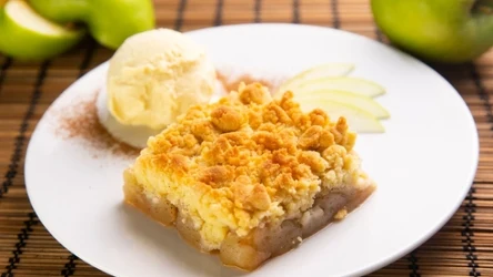 Szarlotka z papierówek to idealne ciasto na lato