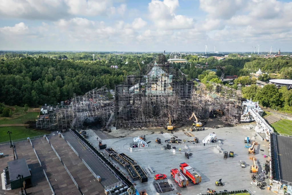 Główna scena festiwalu Tomorrowland doszczętnie spłonęła Główna scena festiwalu Tomorrowland doszczętnie spłonęła