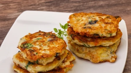 Kotlety z cukinii są szybkie w przygotowaniu i smaczne