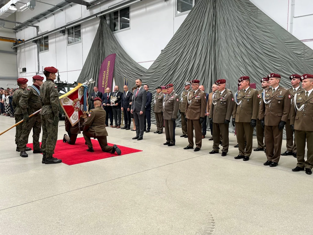 Nominacje generalskie. Pułkownik Piotr Bieniek obejmuje dowodzenie 6. Brygady Powietrznodesantowej w Krakowie