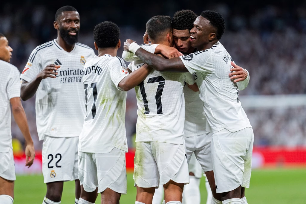 Vinicius Junior (pierwszy z prawej) może stać się bohaterem rekordowego transferu