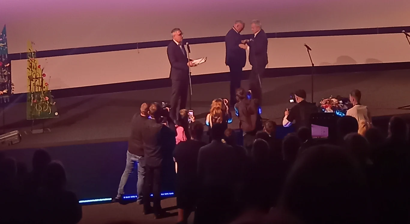 Roman Gutek odbiera Złoty Medal "Zasłużony Kulturze Gloria Artis" Roman Gutek odbiera Złoty Medal "Zasłużony Kulturze Gloria Artis"