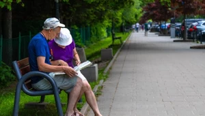 Jakie wypłaty wpłyną na konta seniorów w sierpniu?