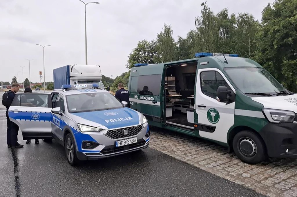 Kontrole ITD przy granicy. Usterki techniczne i fałszywe prawa jazdy | Fot. WITD Wrocław Kontrole ITD przy granicy. Usterki techniczne i fałszywe prawa jazdy | Fot. WITD Wrocław